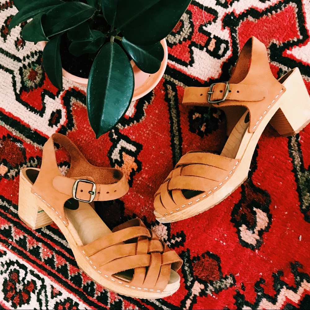 Moheda Clog Sandals